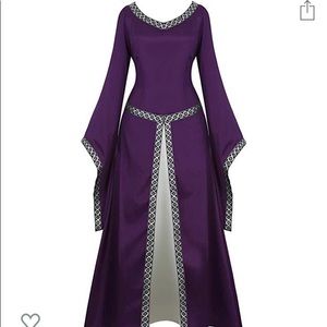 Plus size women’s Renaissance gown